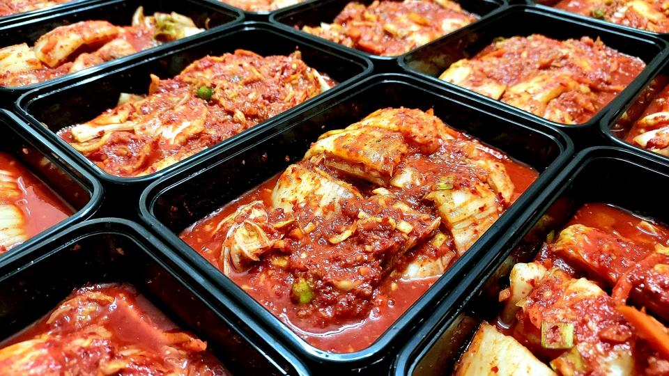 Banchan Mokja Kimchi (1 box - 550g)